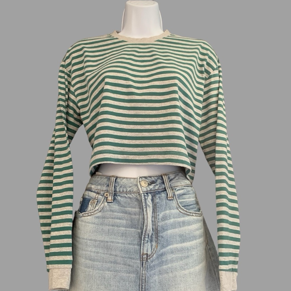 ARDENE Striped crew neck long sleeve crop top  M